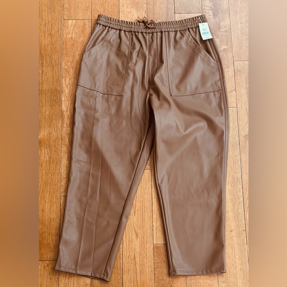 Saks Fifth Avenue womens brown faux leather pull-on pants XL.